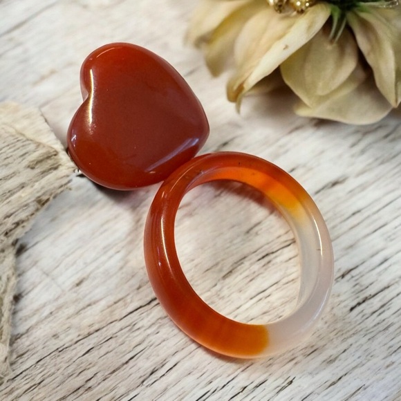 Carnelian Crystal Stone Ring & Carved Heart - Picture 1 of 8